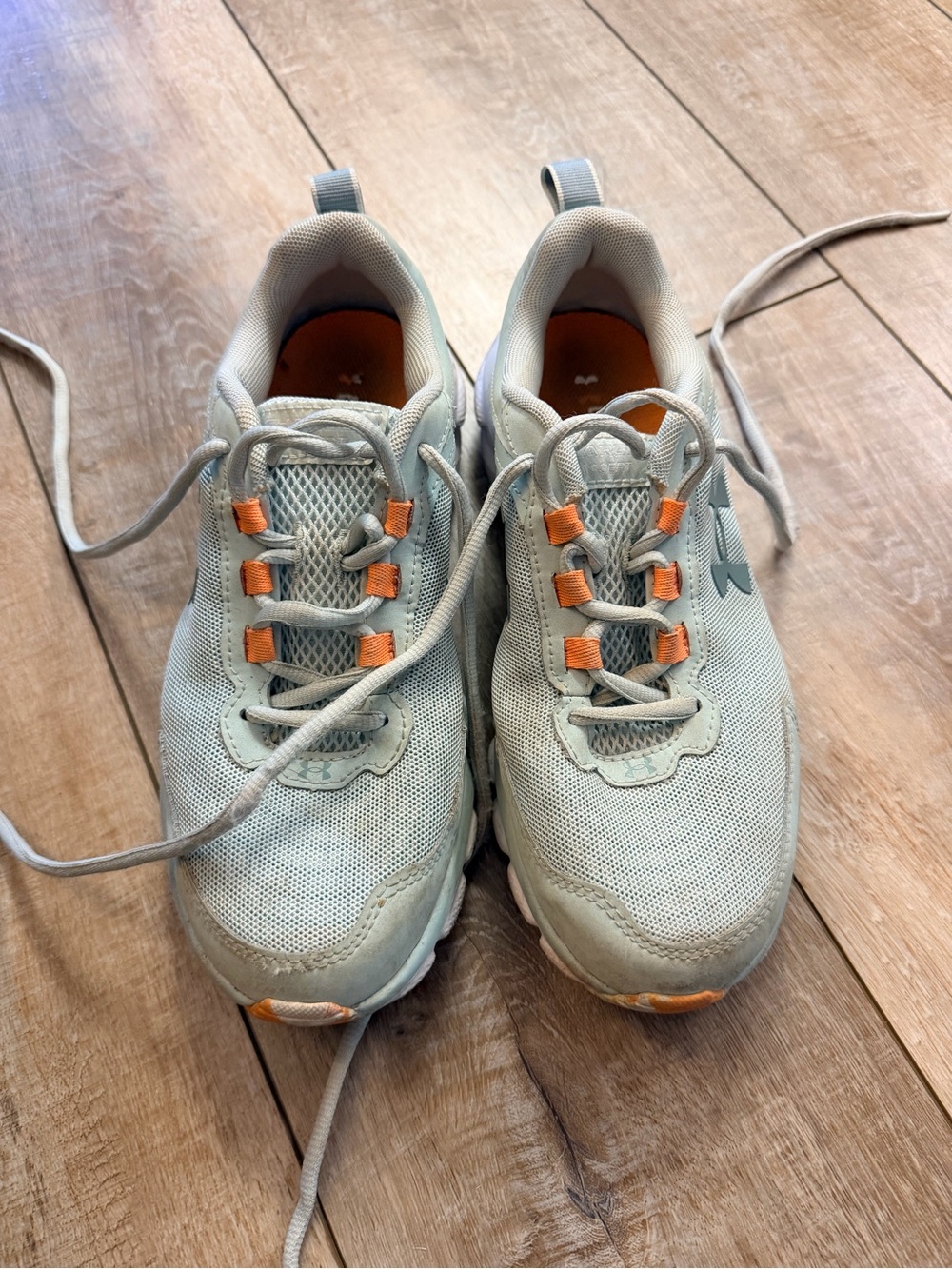 Women’s Light Gray Mesh Athletic Sneakers with Orange Accents Size 8